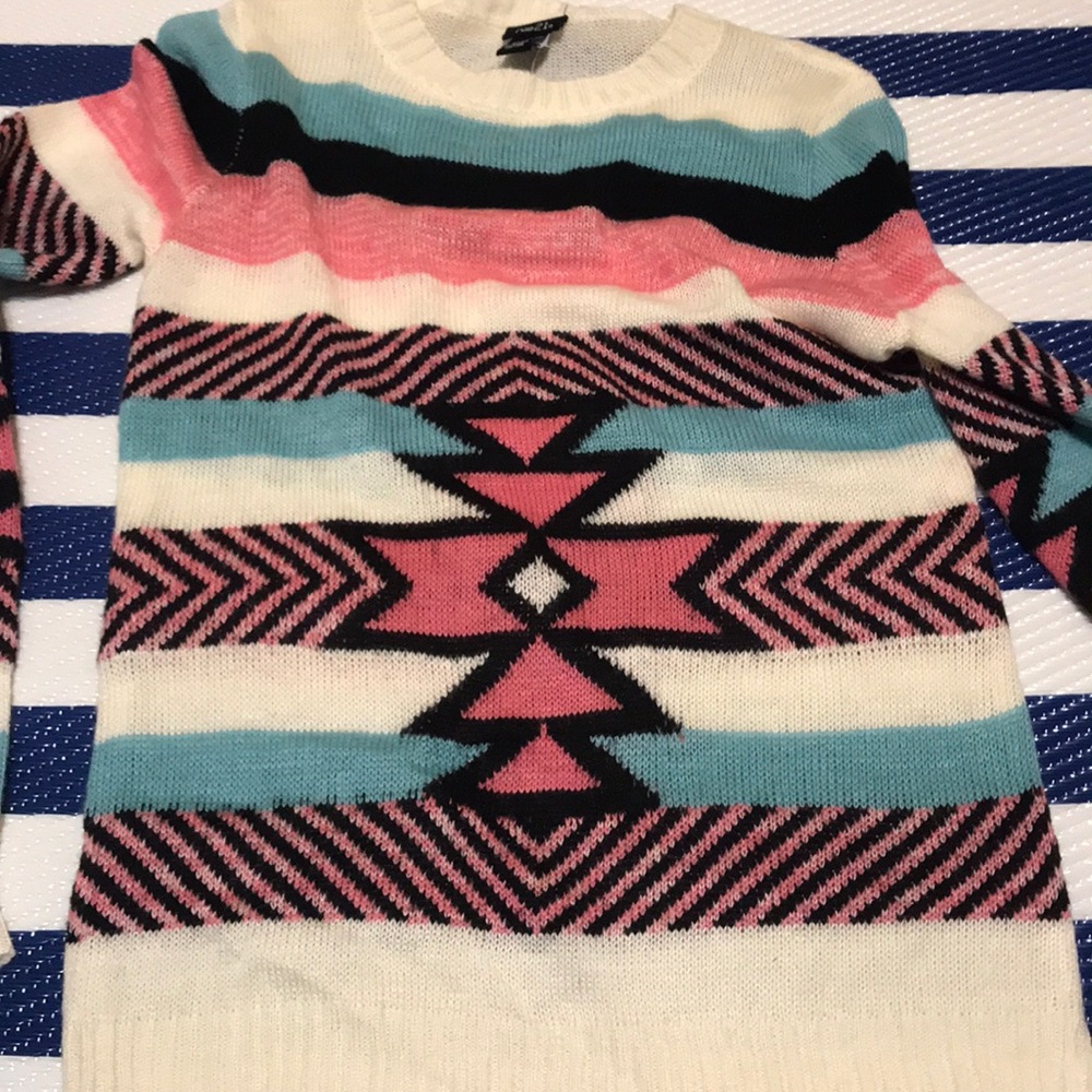 Chic Light Crew Sweater Pink/Blue Size Medium - Picture 2 of 3